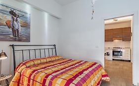 Naxos Bay Flat With Terrace 50 Meters From The Sea
