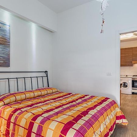 Appartamento Naxos Bay Flat With Terrace 50 Meters From The Sea Giardini Naxos Esterno foto