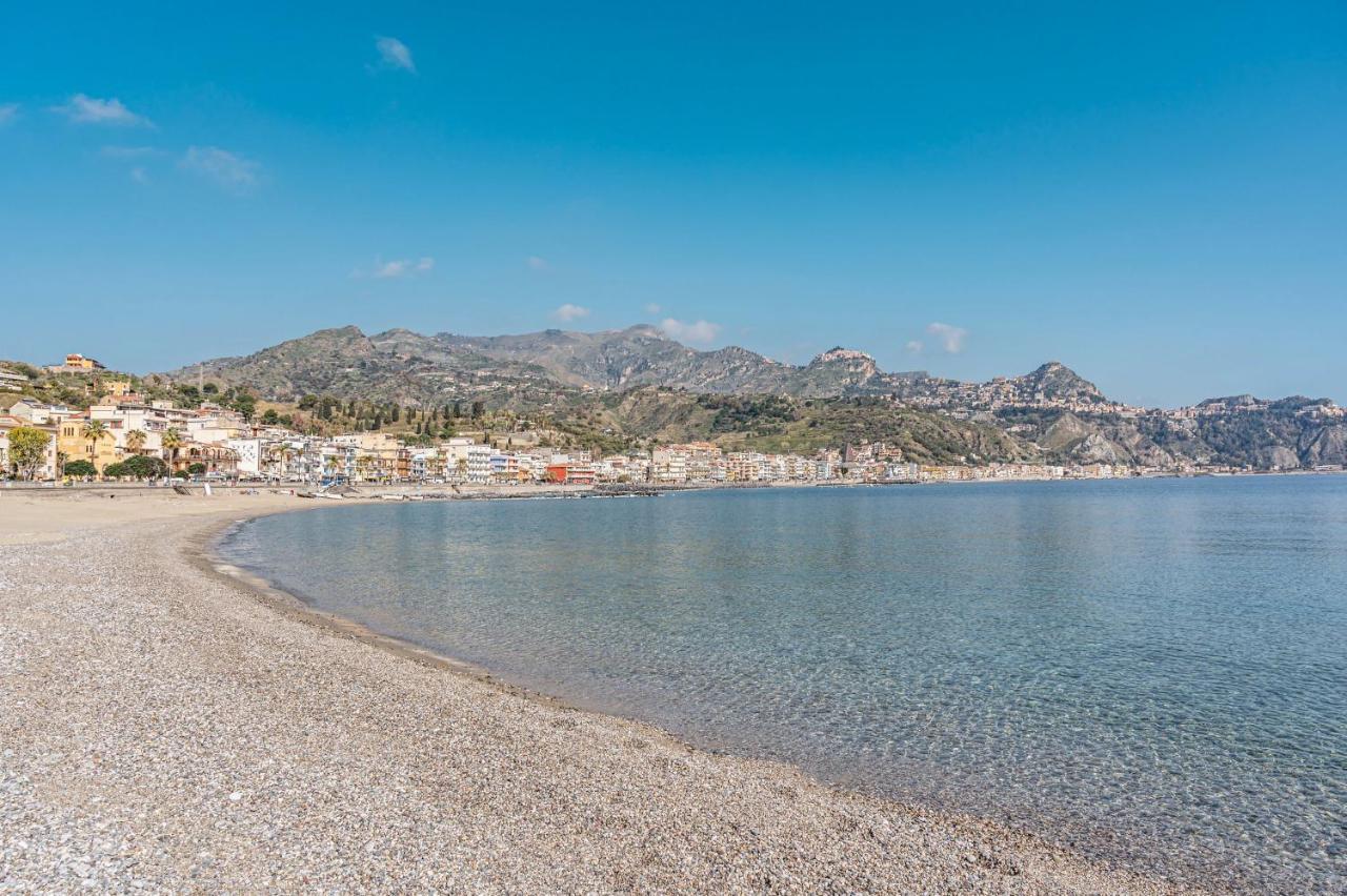 Appartamento Naxos Bay Flat With Terrace 50 Meters From The Sea Giardini Naxos Esterno foto