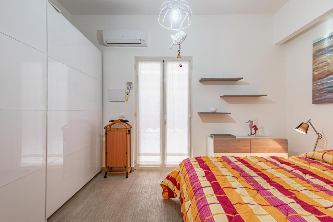 Appartamento Naxos Bay Flat With Terrace 50 Meters From The Sea Giardini Naxos Esterno foto