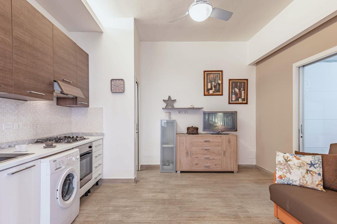 Appartamento Naxos Bay Flat With Terrace 50 Meters From The Sea Giardini Naxos Esterno foto