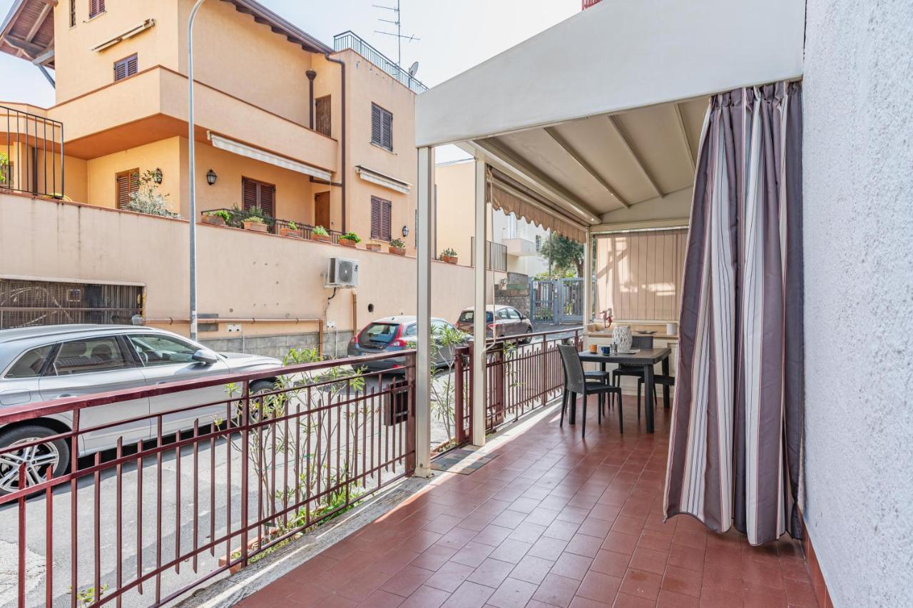 Appartamento Naxos Bay Flat With Terrace 50 Meters From The Sea Giardini Naxos Esterno foto