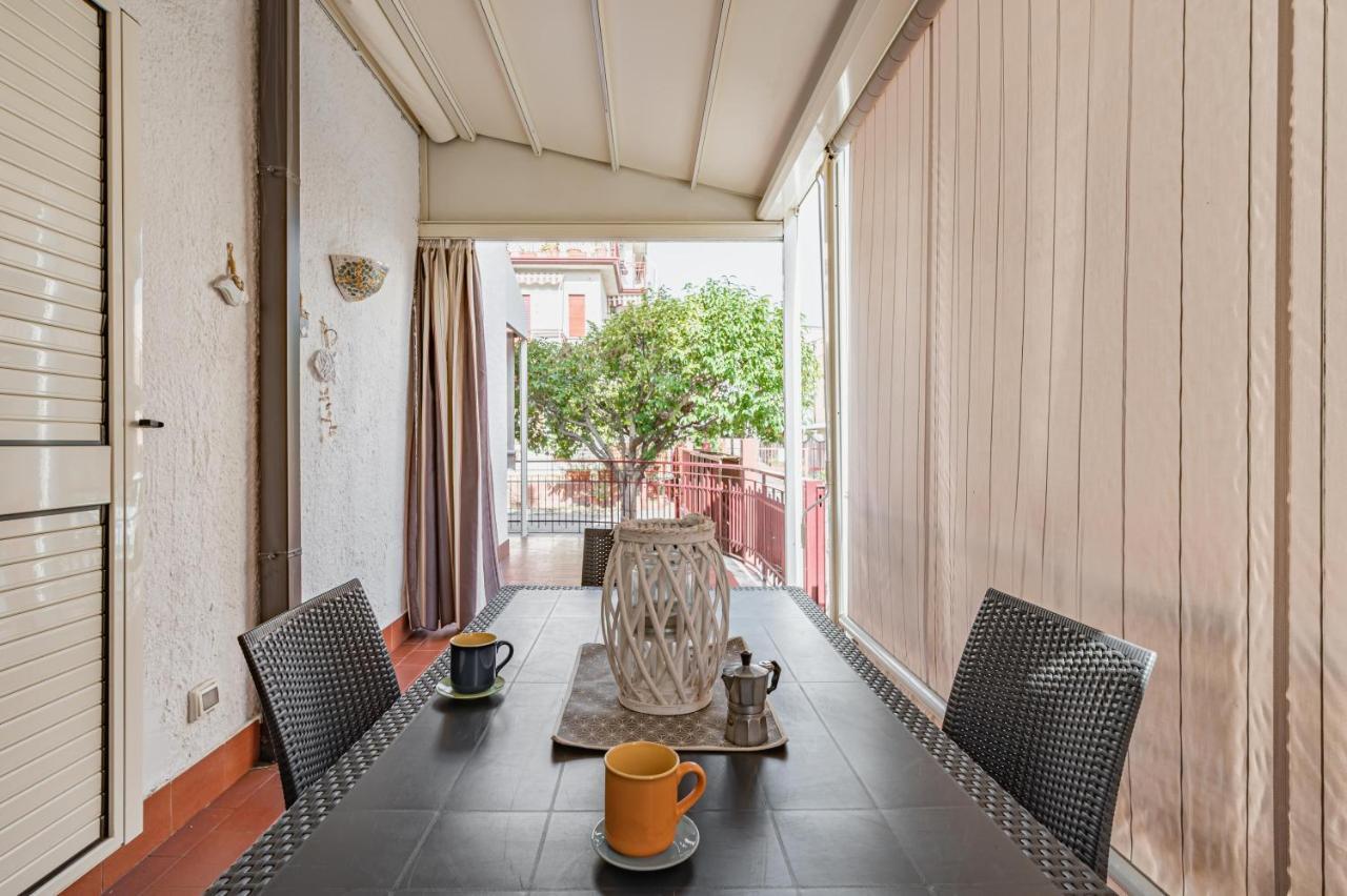 Appartamento Naxos Bay Flat With Terrace 50 Meters From The Sea Giardini Naxos Esterno foto