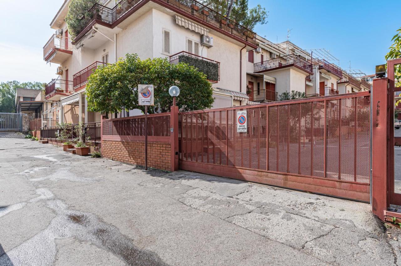 Appartamento Naxos Bay Flat With Terrace 50 Meters From The Sea Giardini Naxos Esterno foto
